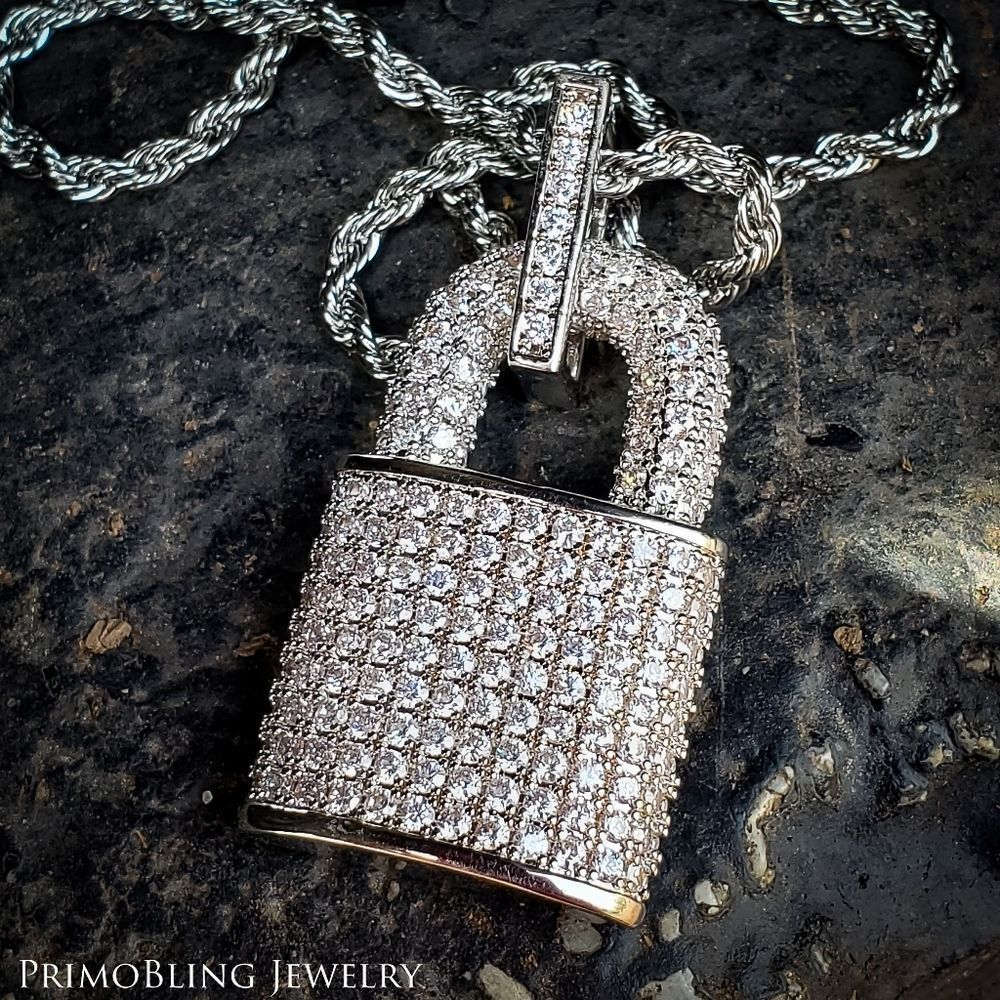 The Padlock Necklace  - Picture 2 of 4